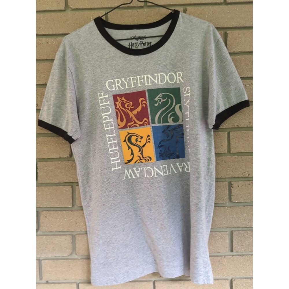Harry Potter Hogwarts House T Shirt  Medium Gray Short Sleeve  Wizarding World